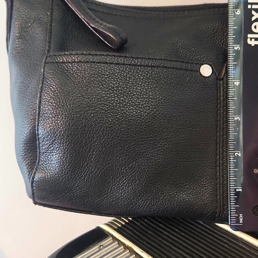 GORGEOUS TIGNANELLO BLACK LEATHER HANDBAG IN MINT CONDITION - Picture 4 of 10